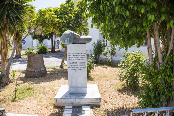 Kalamata Denkmal gefallene Hafenarbeiter
