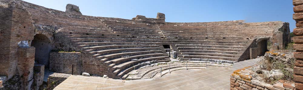 Das beeindruckende Odeum Nikopolis Trib&uuml;nen