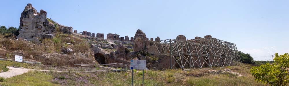 Nikopolis Roemisches-Theater Aussenmauer Panorama